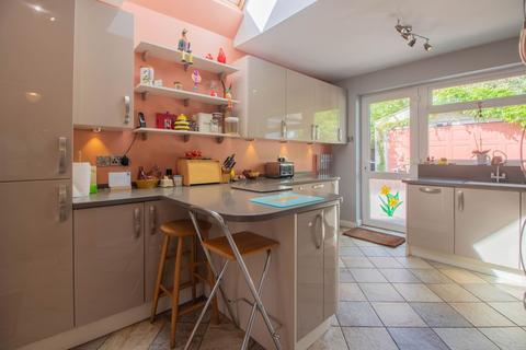 66 Wollaton Vale, Wollaton, Nottingham, NG8 2PB