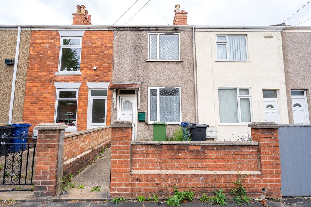 Macaulay Street, Grimsby... 2 bed terraced house £60,000