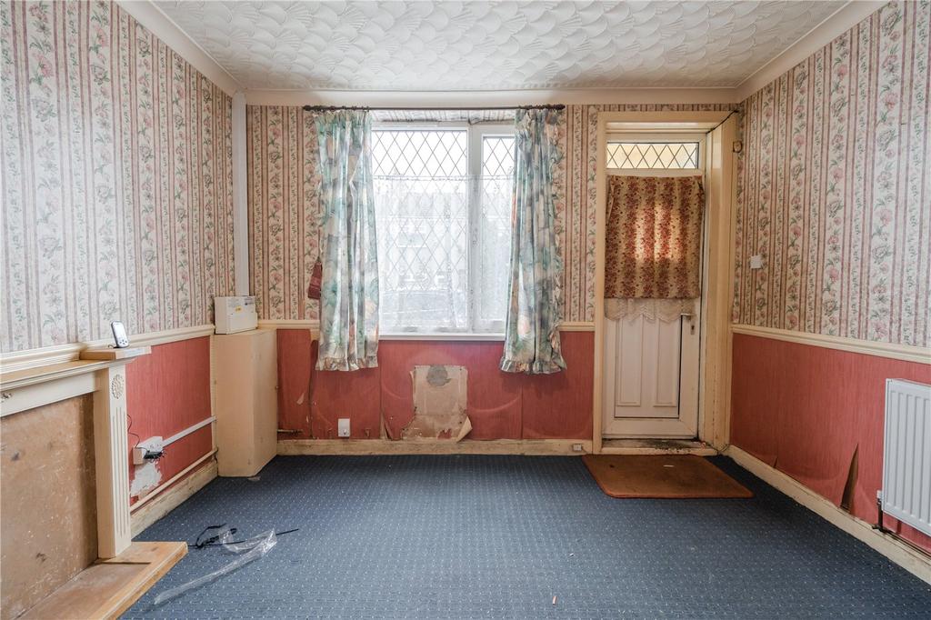 Macaulay Street, Grimsby... 2 bed terraced house £60,000