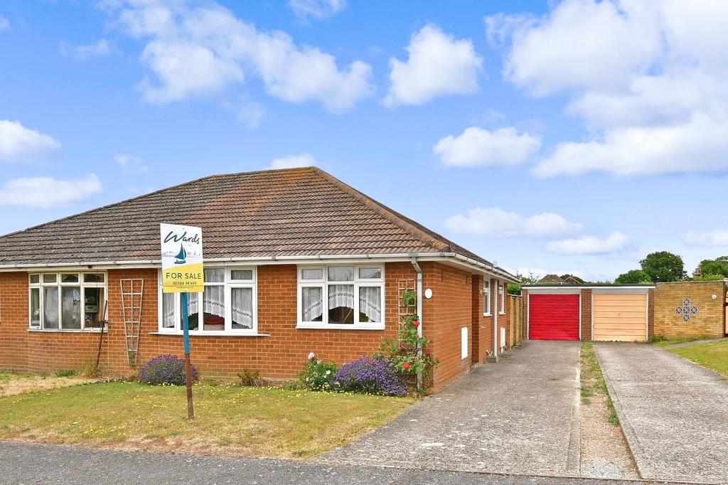 Peak Drive, Eastry, Sandwich, Kent 1 bed semidetached bungalow