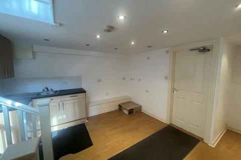 127d Beulah Road, Thornton Heath, CR7 8JJ