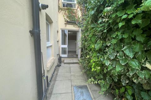 127d Beulah Road, Thornton Heath, CR7 8JJ
