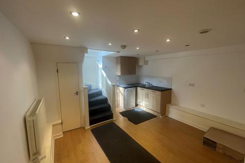 127d Beulah Road, Thornton Heath, CR7 8JJ