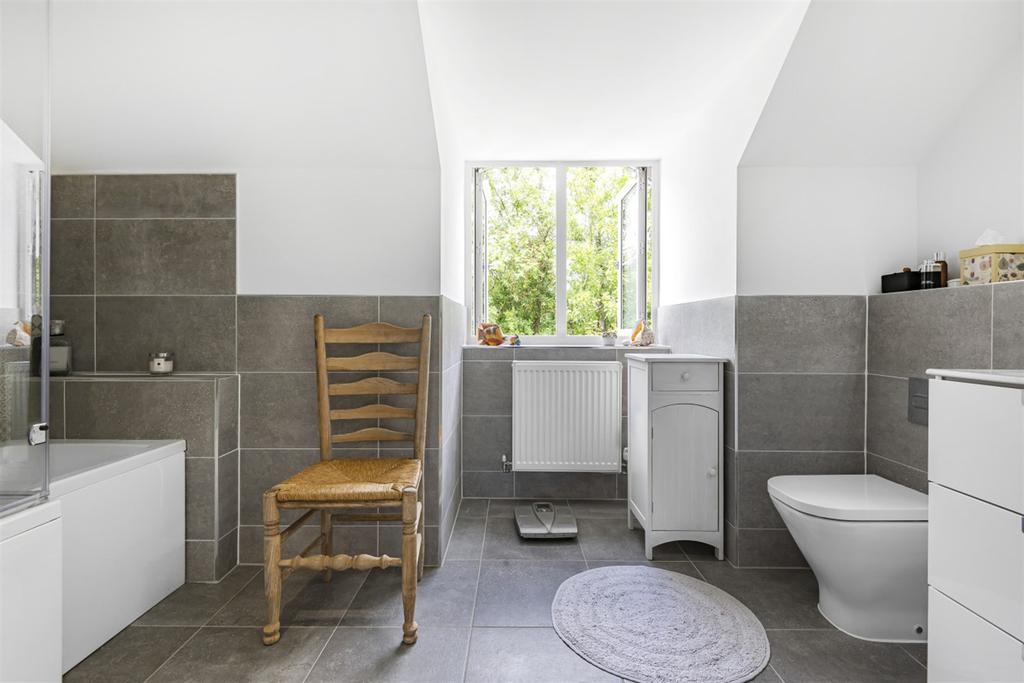 En-suite Bathroom