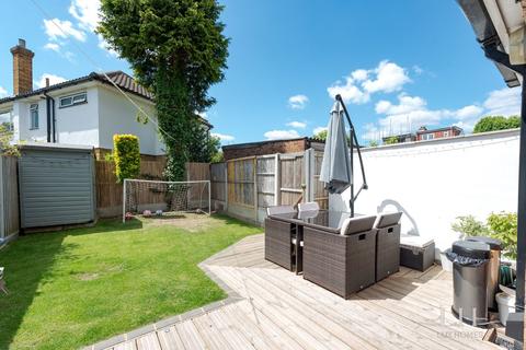 16 Tiptree Close, Hornchurch, RM11 3BD
