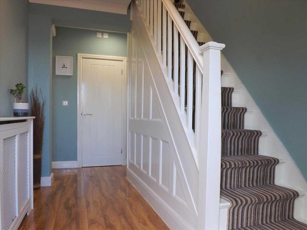 Barlborough Road, Clowne, Chesterfield 4 bed semidetached bungalow for