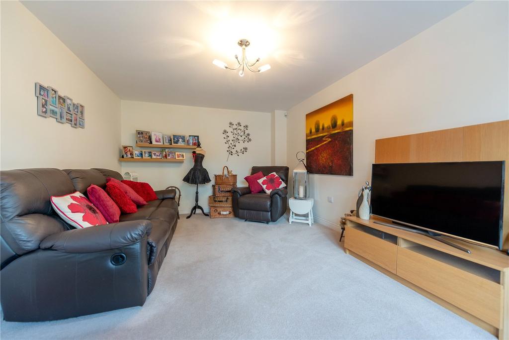 Keele Avenue, Maidstone, ME15 4 bed detached house £1,995 pcm (£460 pw)