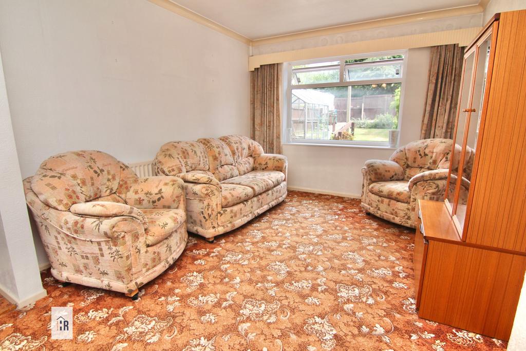 Tiverton Road, Coventry, CV2 3 bed terraced house £200,000
