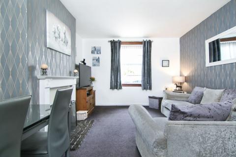 2 bedroom ground floor flat for sale - 17/1 Parkhead Loan Edinburgh EH11 4SJ