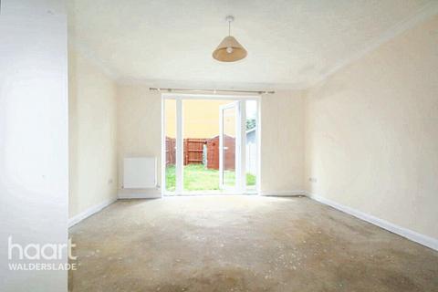 2 bedroom end of terrace house to rent, Wildfell Close, Chatham