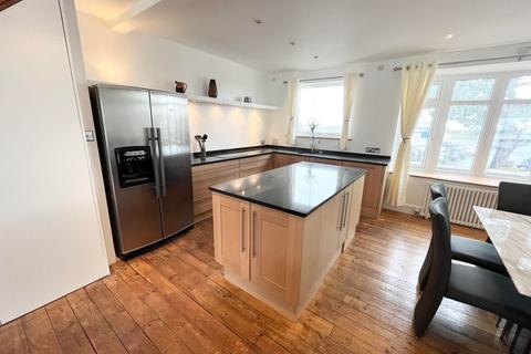 3 bedroom maisonette to rent, Banks Road, Sandbanks, Poole, Dorset, BH13
