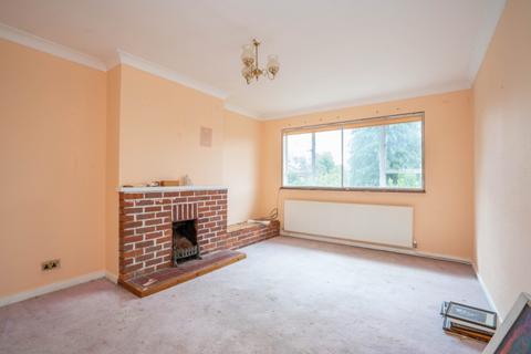 48 Chamberlain Way, Pinner, HA5 2AU