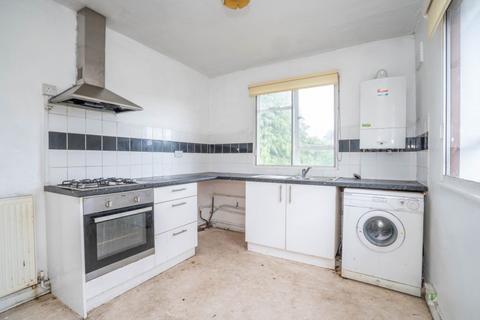 48 Chamberlain Way, Pinner, HA5 2AU