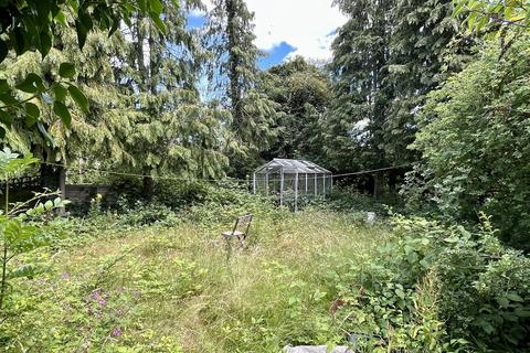 48 Chamberlain Way, Pinner, HA5 2AU