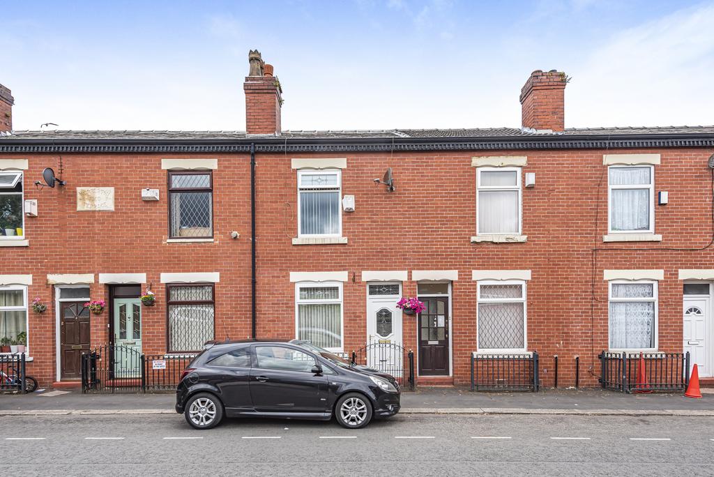 Pink Bank Lane, Manchester, M12 2 bed terraced house for sale £185,000