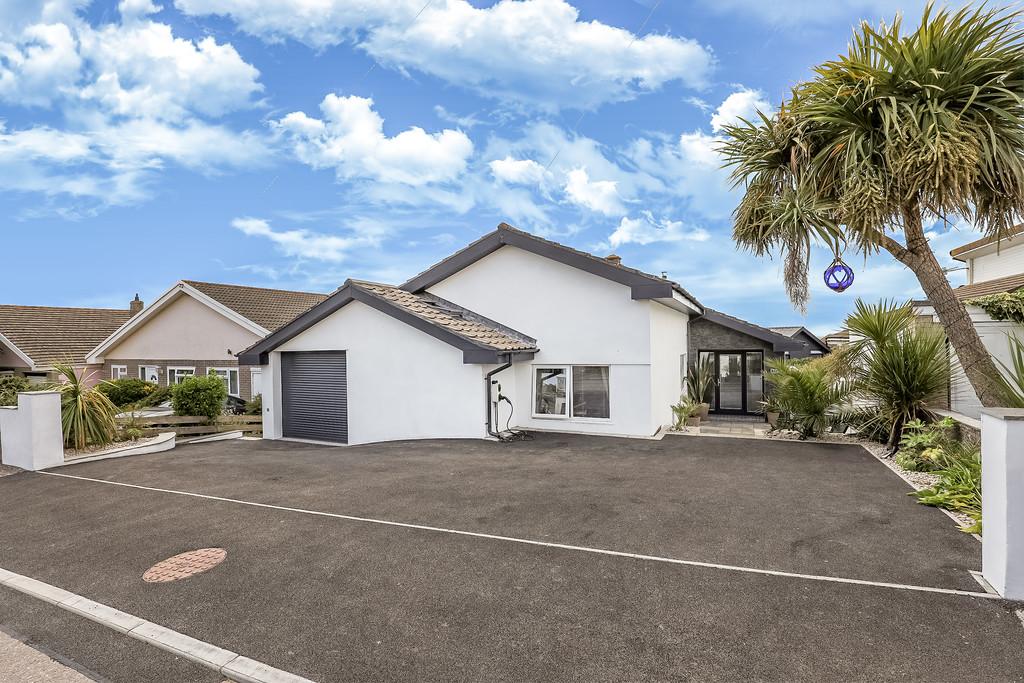 Marine Drive, OgmoreBySea, Vale of... 3 bed detached bungalow £595,000