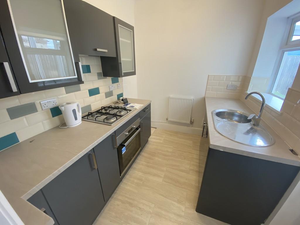 Minshull New Road, Crewe 2 bed terraced house £700 pcm (£162 pw)