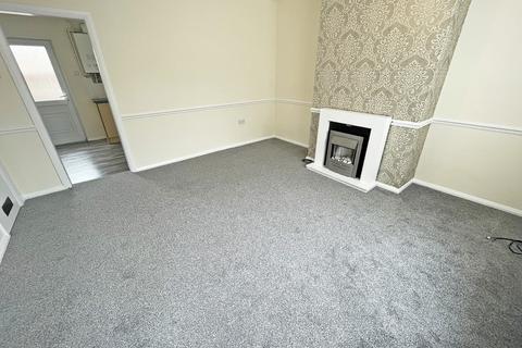 3 bedroom terraced house to rent, Henderson Road, Widnes