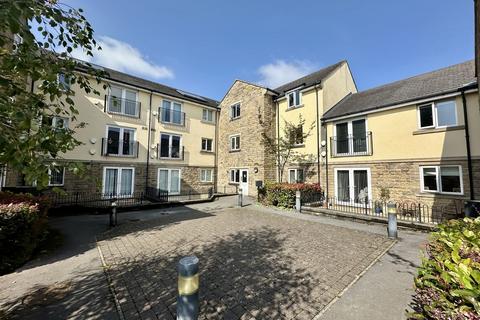 2 bedroom apartment to rent, Station Square, Stanningley