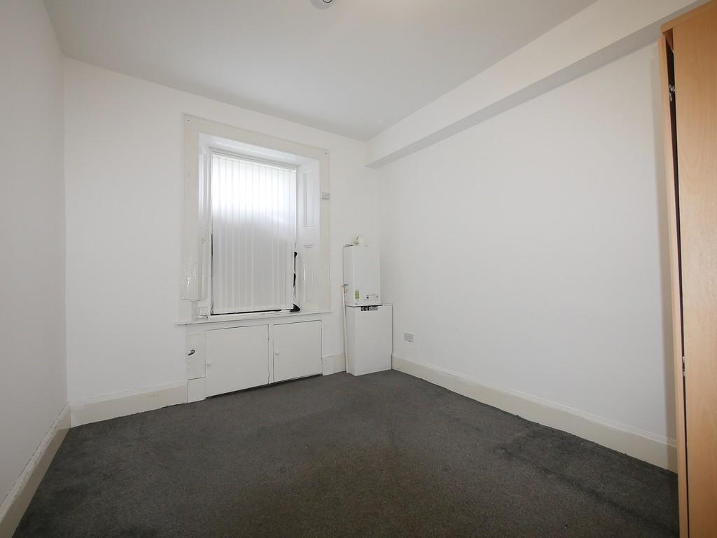 Eastside, Kirkintilloch, Glasgow 1 bed flat £495 pcm (£114 pw)