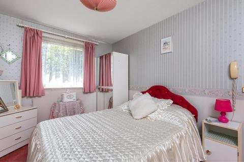 70 Elder Close, Winchester, SO22 4LJ