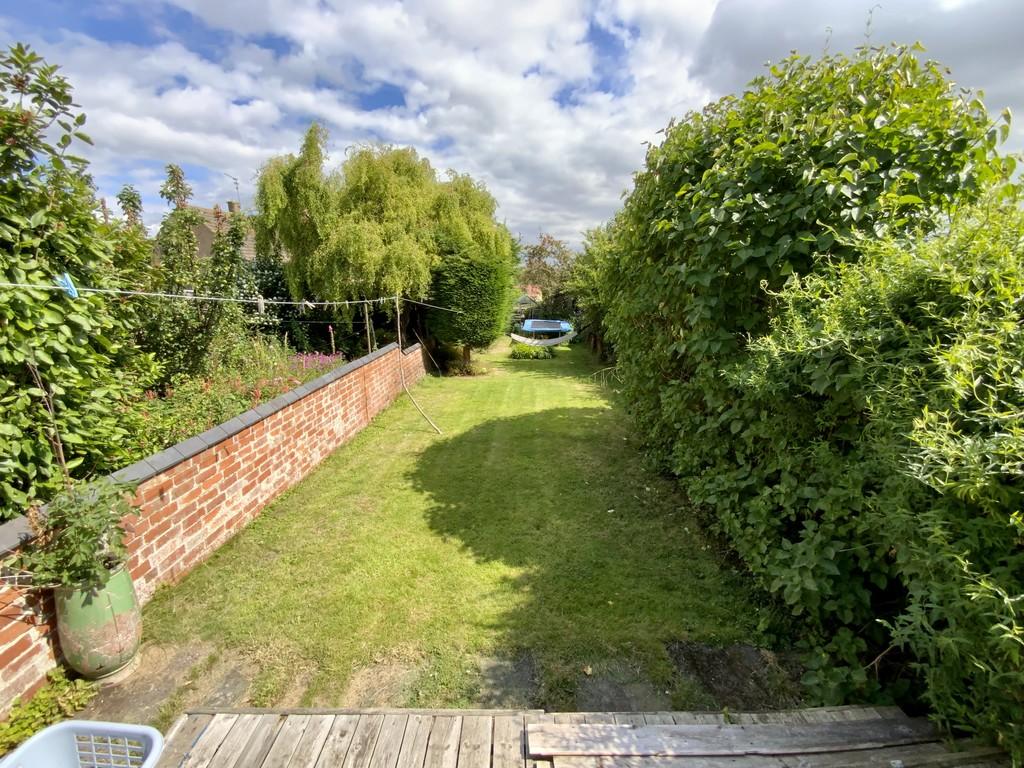 Badby Road, Daventry, NN11 4AP 3 bed terraced house £280,000
