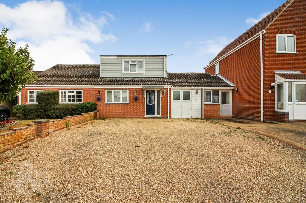 Lark Rise, Mulbarton, Norwich 3 bed chalet for sale £275,000