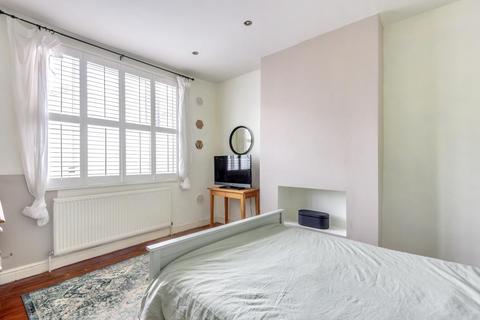 2 bedroom flat for sale - Ferndale Road, Brixton