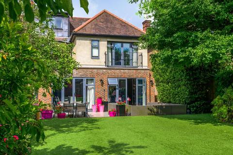 25 Bancroft Avenue, London, N2 0AR