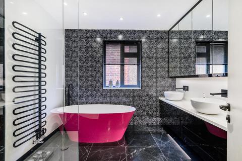 25 Bancroft Avenue, London, N2 0AR