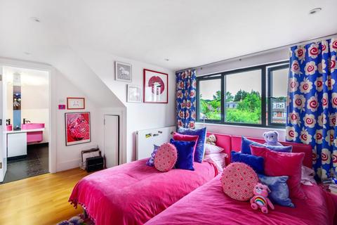 25 Bancroft Avenue, London, N2 0AR