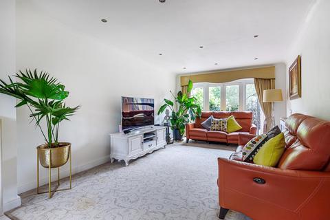 35 Everard Avenue, Bromley, BR2 7LR