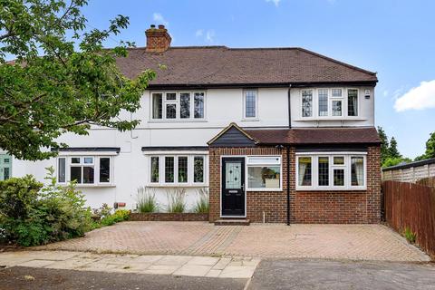 35 Everard Avenue, Bromley, BR2 7LR