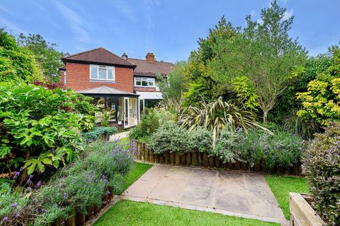 35 Everard Avenue, Bromley, BR2 7LR