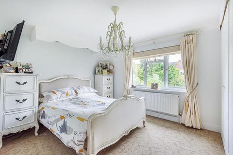 35 Everard Avenue, Bromley, BR2 7LR