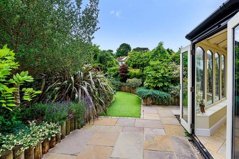 35 Everard Avenue, Bromley, BR2 7LR