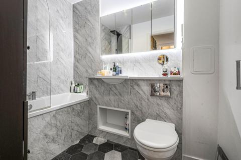 Flat 18, 1 Cornell Square, London, SW8 2EN