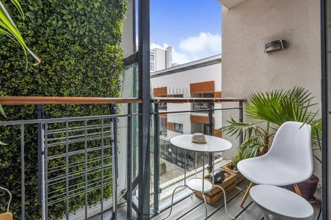 Flat 18, 1 Cornell Square, London, SW8 2EN