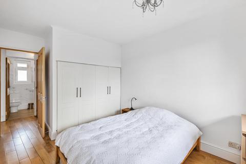 32 Half Moon Crescent, London, N1 9SS