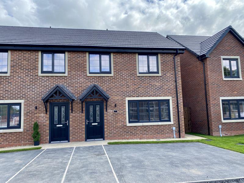 Falcon Drive, Congleton 3 bed semidetached house £1,395 pcm (£322 pw)