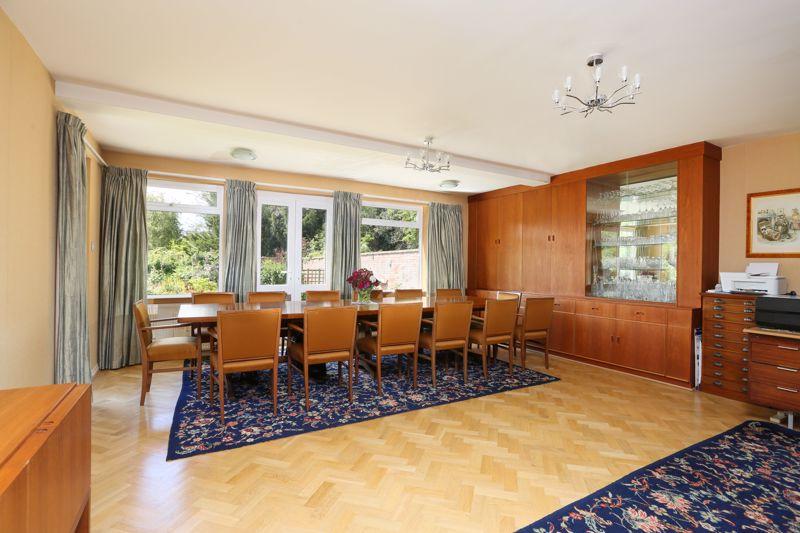 Dining Table Space