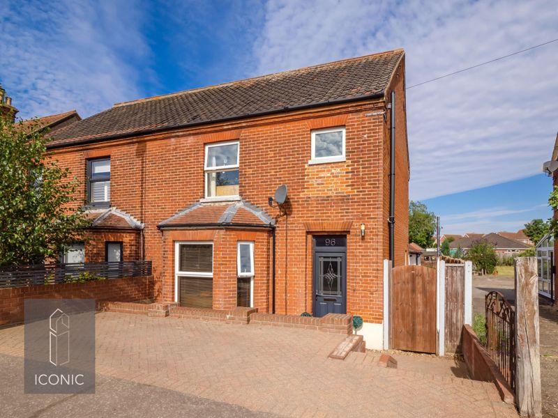 Norwich Road, North Walsham, Norfolk. 3 bed semidetached house £350,000