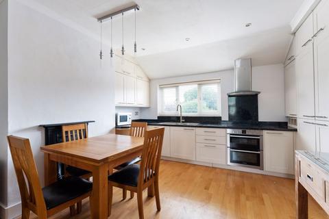 2 bedroom apartment to rent, Crouch Hall Road, Crouch End, N8
