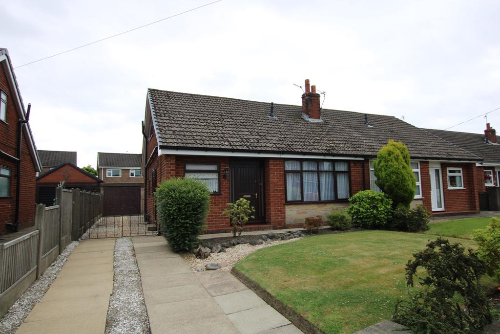 Wensley Road, Lowton, Warrington, WA3 4 bed semidetached bungalow £