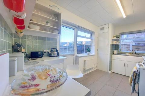 10 The Gardens, Feltham, TW14 9PW