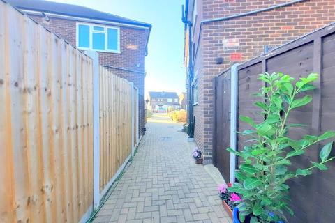 10 The Gardens, Feltham, TW14 9PW