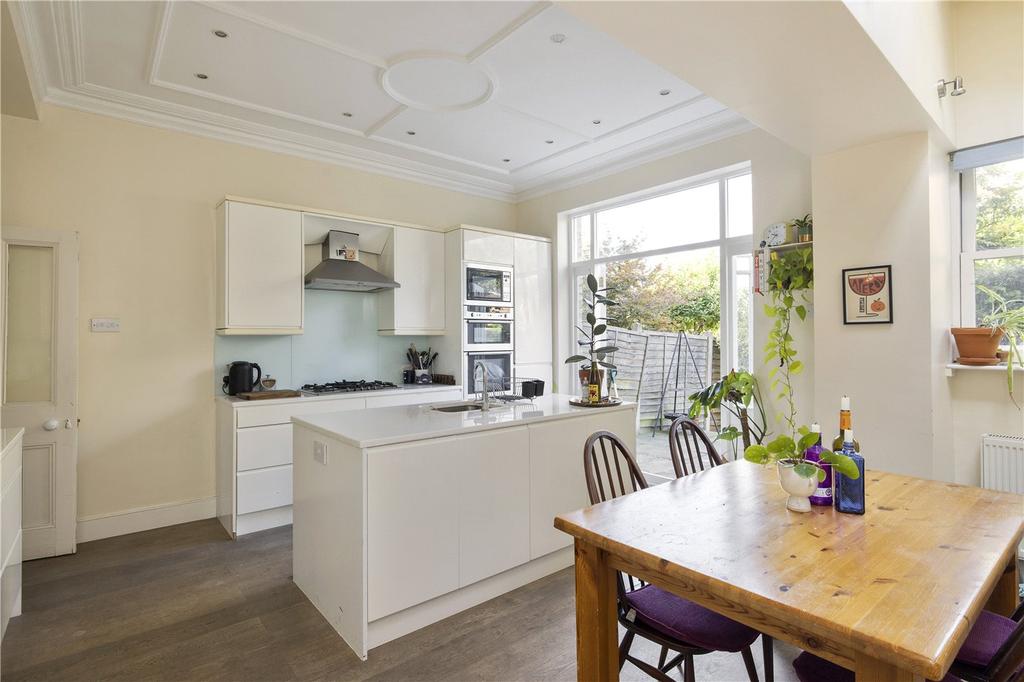 Kitchen/Dining