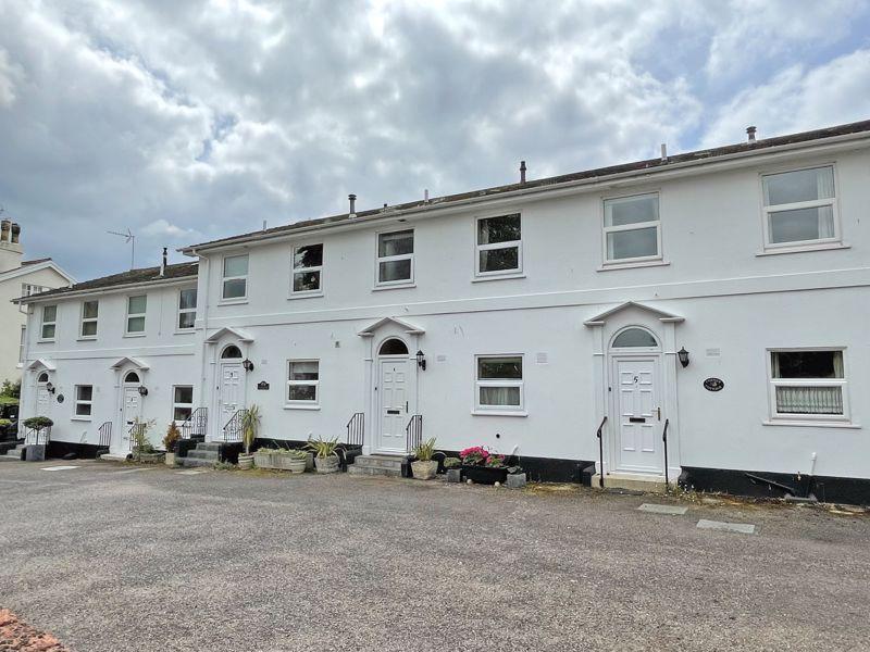 Cotmaton Road, Sidmouth 3 bed terraced house £1,100 pcm (£254 pw)