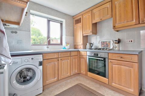 16 Cherry Grove, Great Glen, Leicester, LE8 9ES