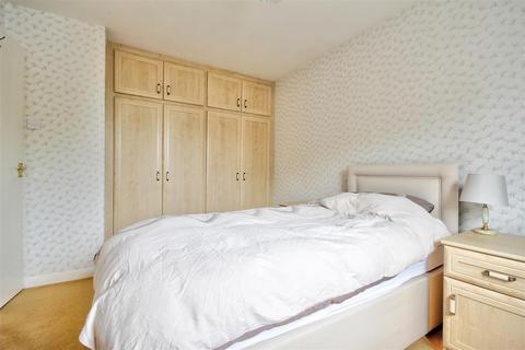 16 Cherry Grove, Great Glen, Leicester, LE8 9ES